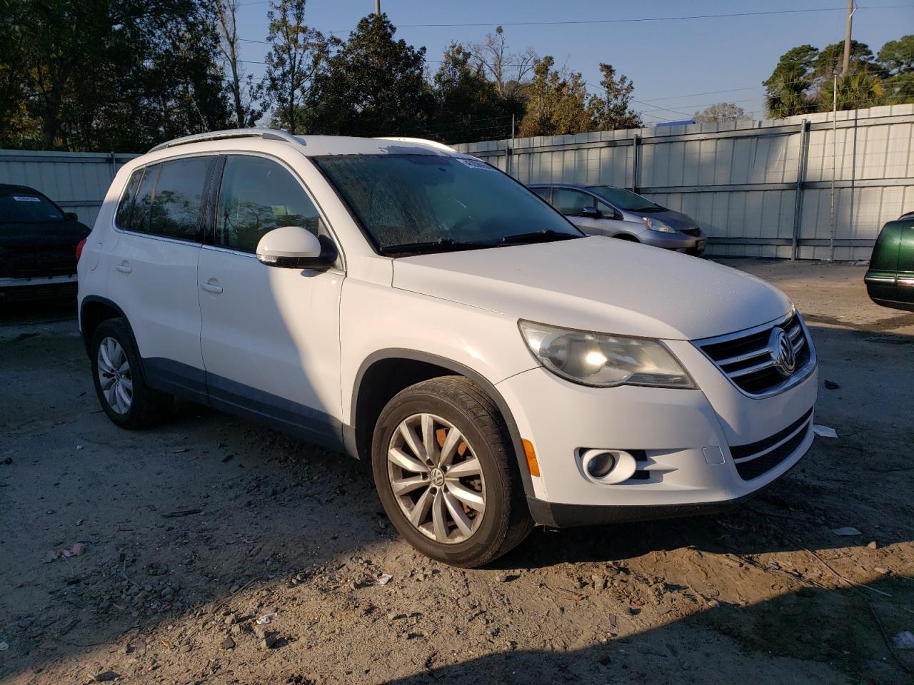 Photo 3 VIN: WVGBV7AX5BW540079 - VOLKSWAGEN TIGUAN 