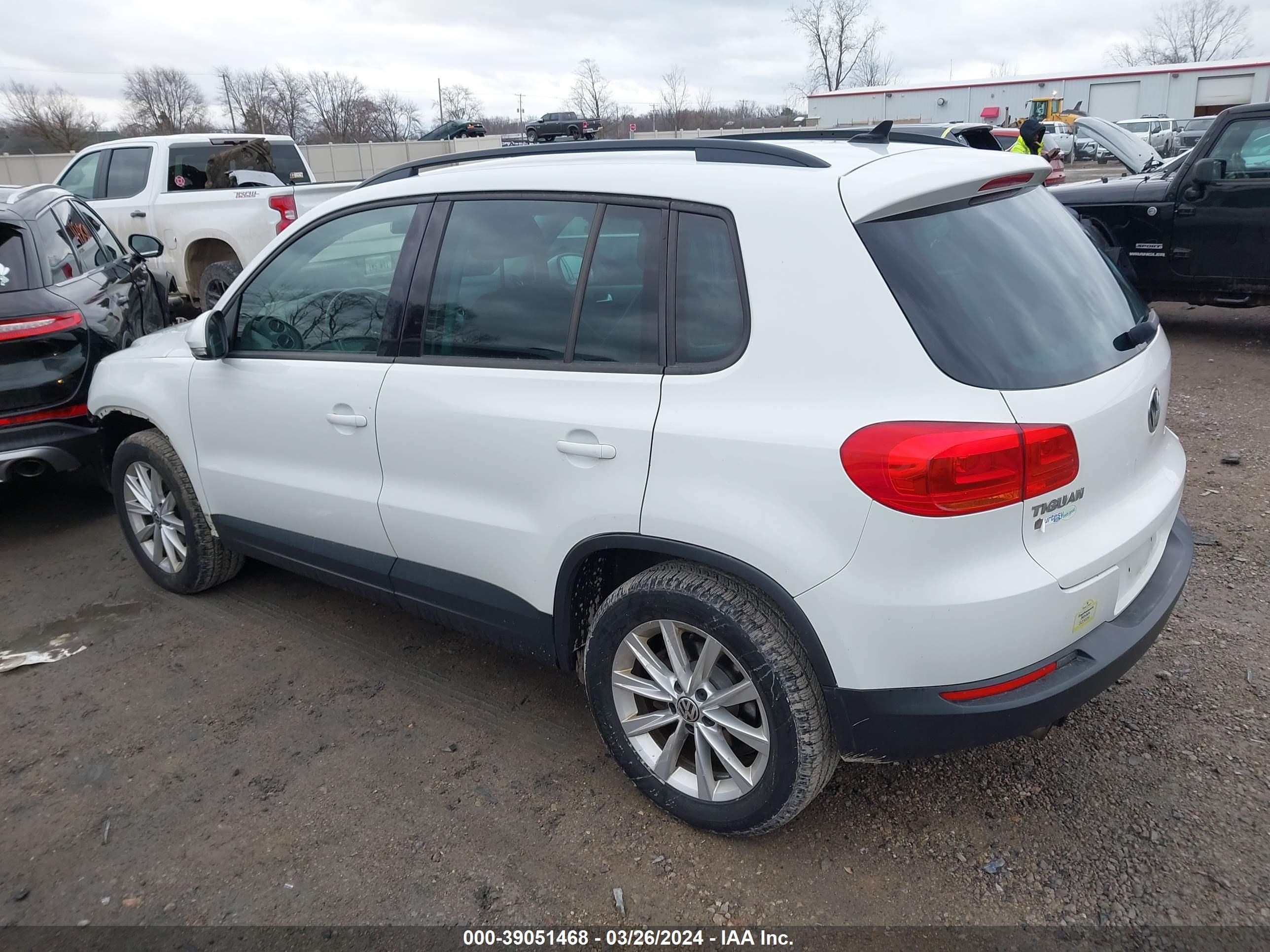 Photo 2 VIN: WVGBV7AX5FW584380 - VOLKSWAGEN TIGUAN 