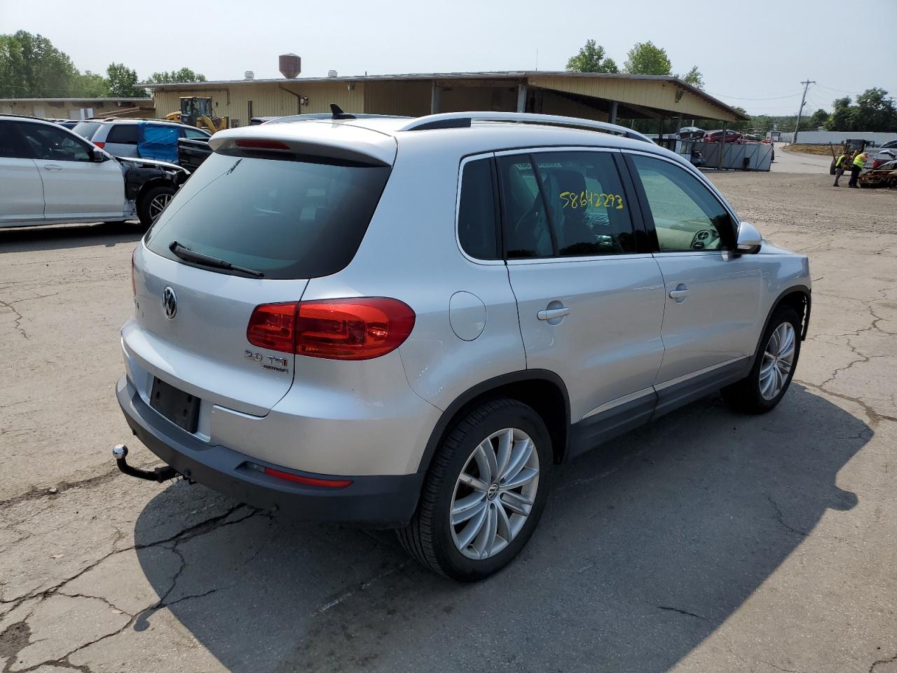 Photo 2 VIN: WVGBV7AX5FW587005 - VOLKSWAGEN TIGUAN 