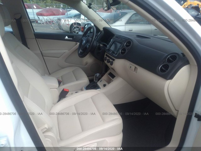 Photo 4 VIN: WVGBV7AX5HK037863 - VOLKSWAGEN TIGUAN 