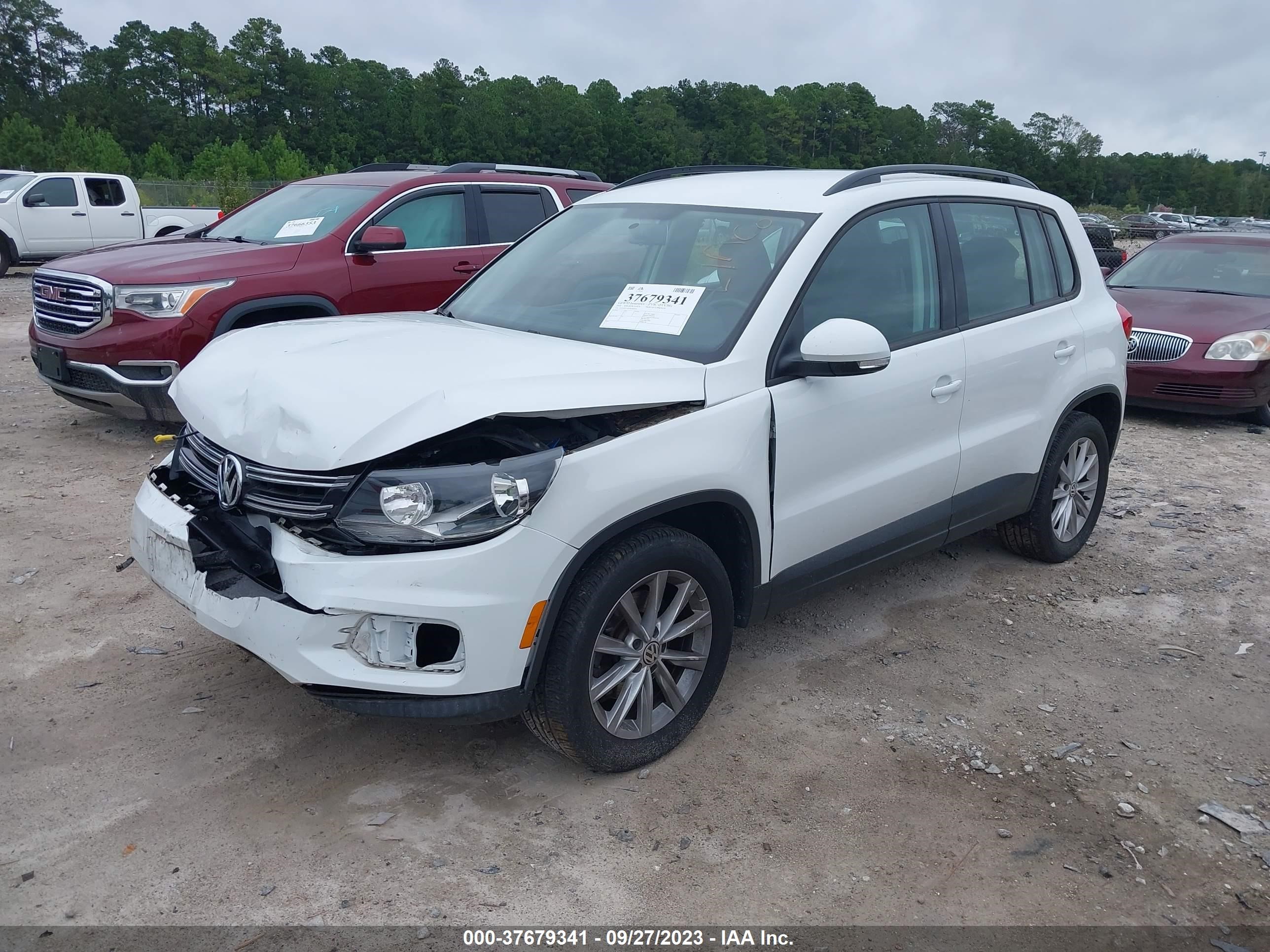 Photo 1 VIN: WVGBV7AX5JK002634 - VOLKSWAGEN TIGUAN 