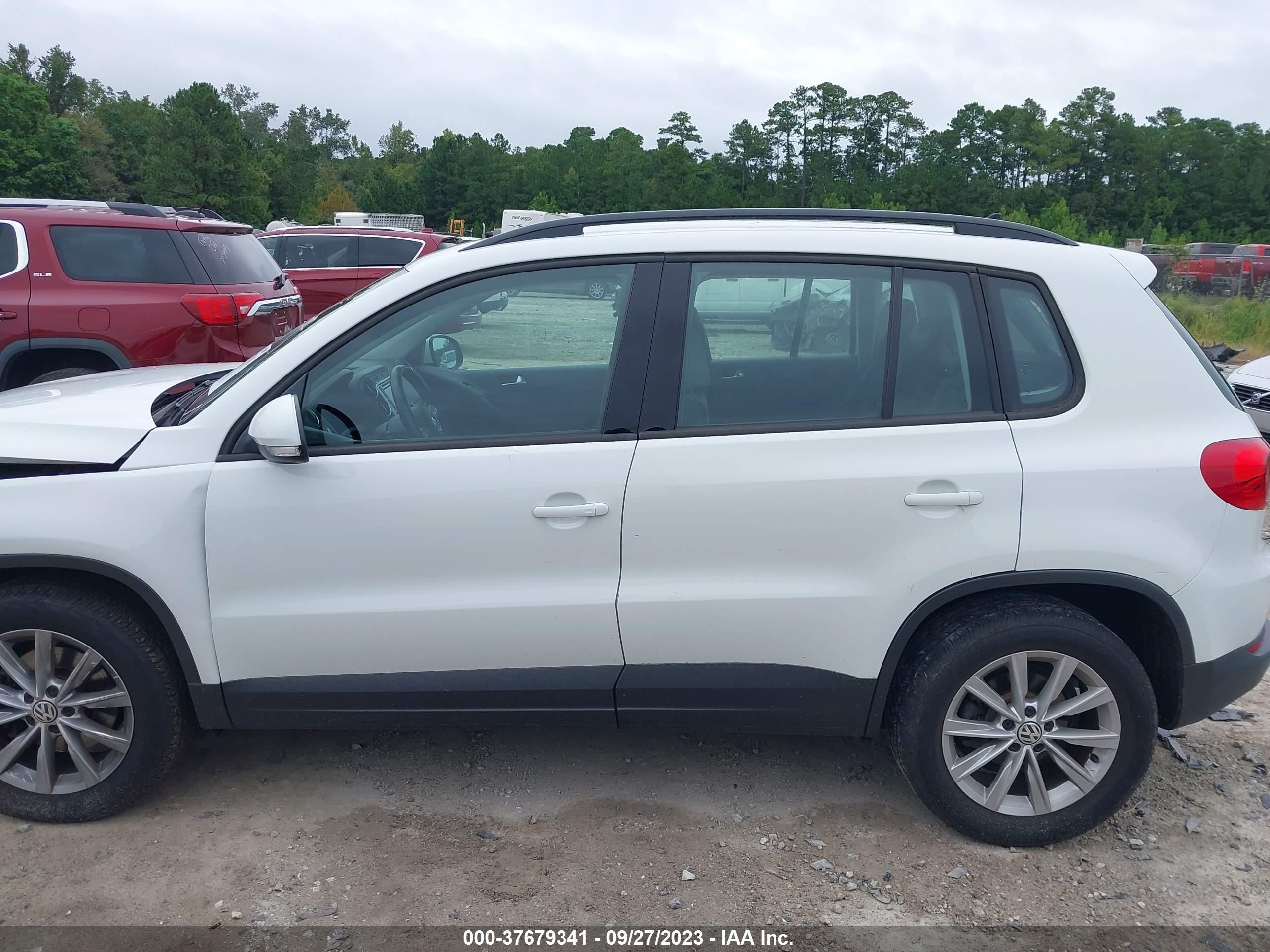 Photo 13 VIN: WVGBV7AX5JK002634 - VOLKSWAGEN TIGUAN 