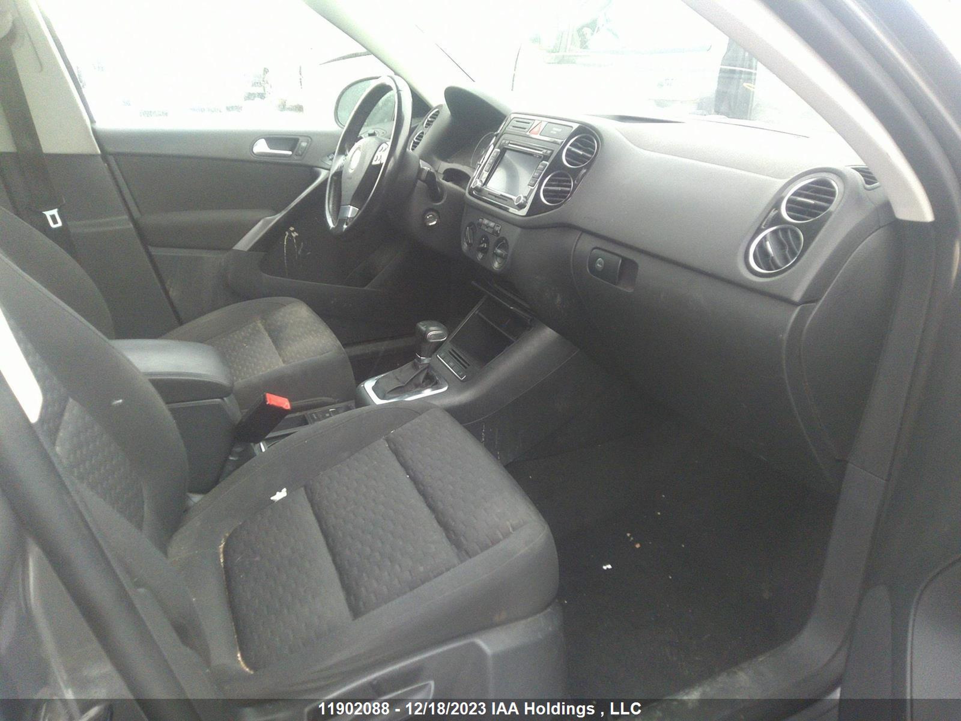 Photo 4 VIN: WVGBV7AX6AW510488 - VOLKSWAGEN TIGUAN 