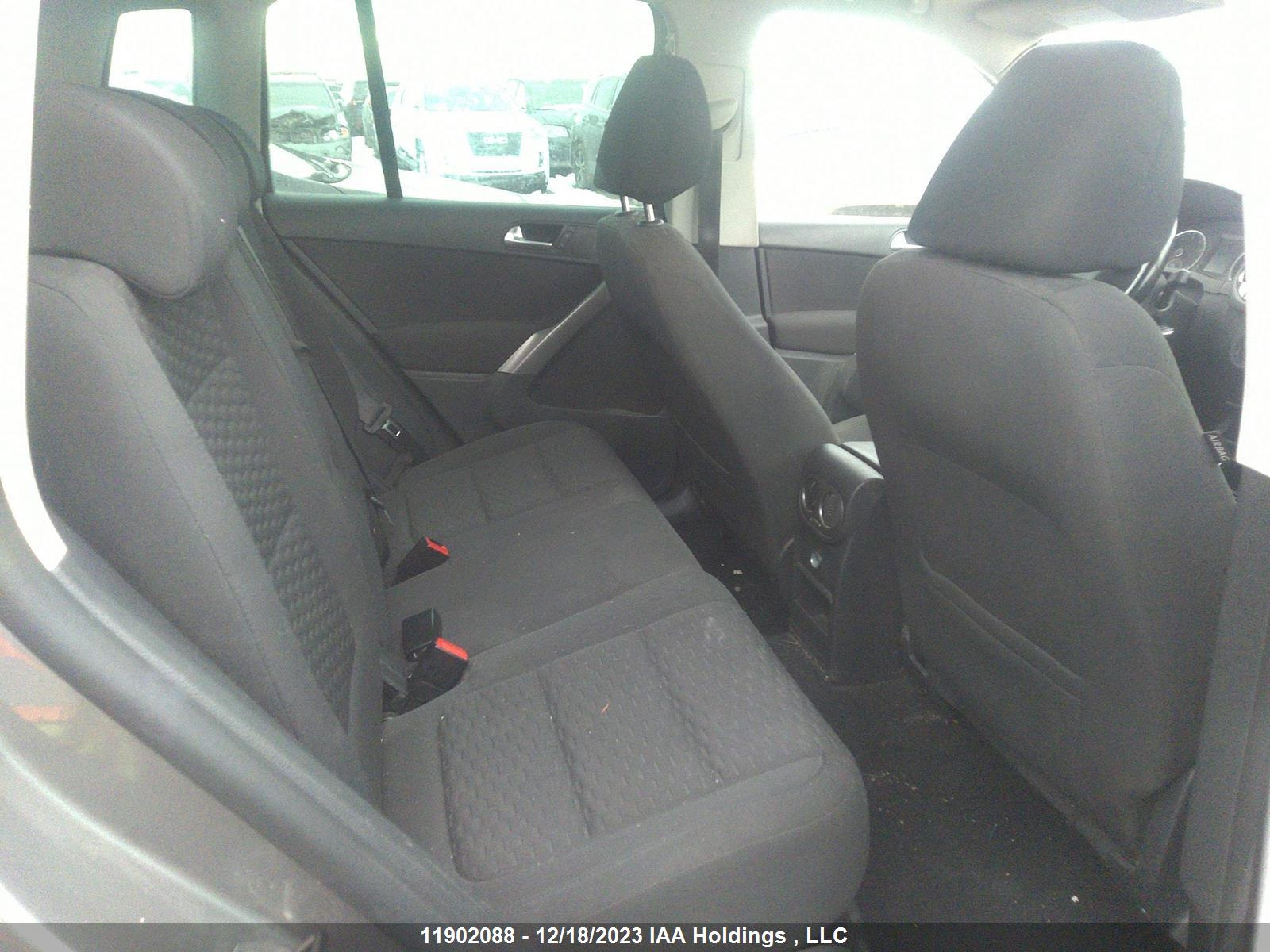 Photo 7 VIN: WVGBV7AX6AW510488 - VOLKSWAGEN TIGUAN 