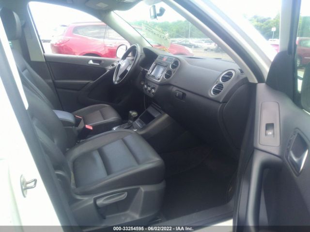 Photo 4 VIN: WVGBV7AX6AW522754 - VOLKSWAGEN TIGUAN 