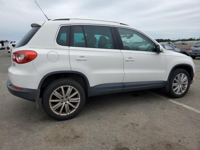 Photo 2 VIN: WVGBV7AX6AW531972 - VOLKSWAGEN TIGUAN 