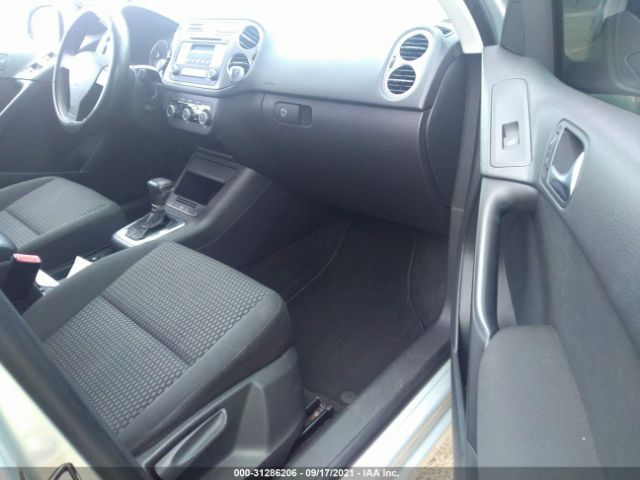 Photo 4 VIN: WVGBV7AX6AW532751 - VOLKSWAGEN TIGUAN 