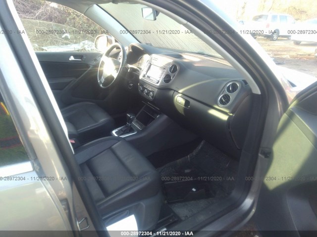 Photo 4 VIN: WVGBV7AX6AW533222 - VOLKSWAGEN TIGUAN 