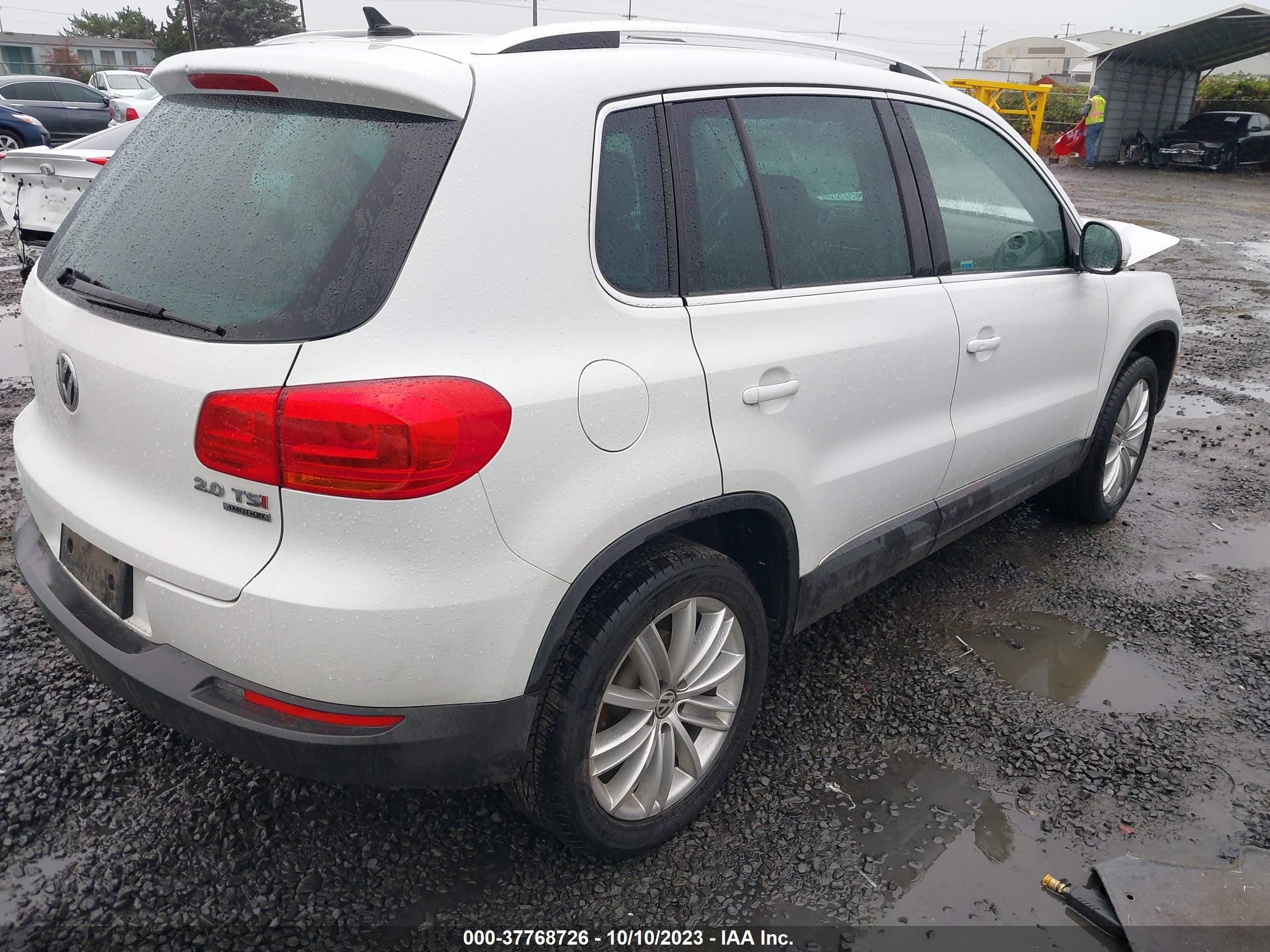 Photo 3 VIN: WVGBV7AX6FW554692 - VOLKSWAGEN TIGUAN 