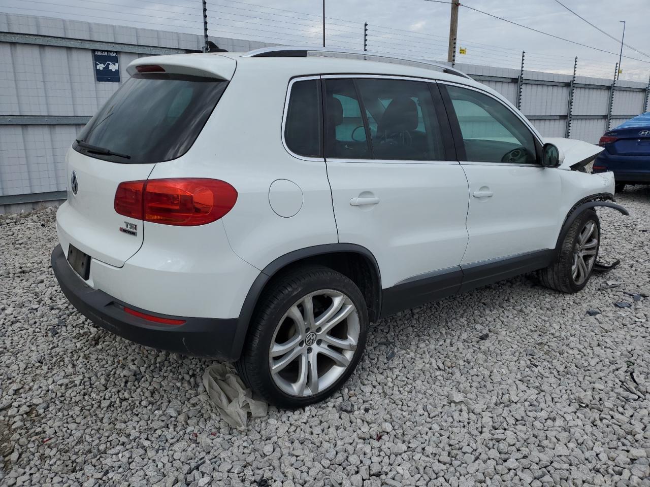 Photo 2 VIN: WVGBV7AX6GW551339 - VOLKSWAGEN TIGUAN 