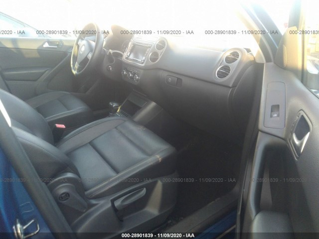 Photo 4 VIN: WVGBV7AX7AW004135 - VOLKSWAGEN TIGUAN 