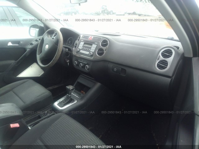 Photo 4 VIN: WVGBV7AX7AW522424 - VOLKSWAGEN TIGUAN 