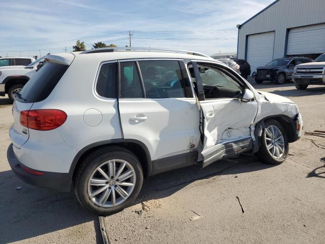 Photo 2 VIN: WVGBV7AX7GW527356 - VOLKSWAGEN TIGUAN S 