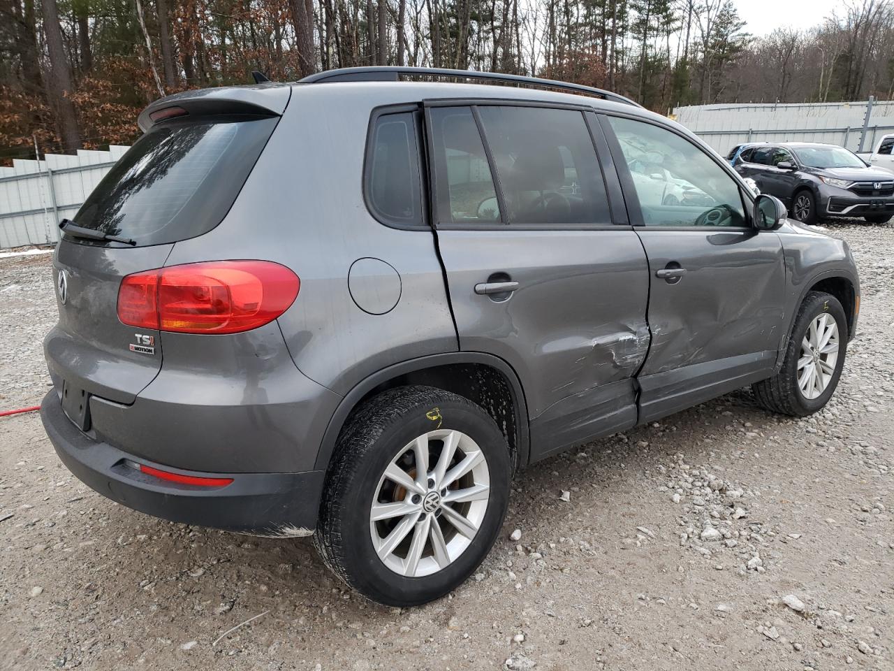 Photo 2 VIN: WVGBV7AX7JK005907 - VOLKSWAGEN TIGUAN 