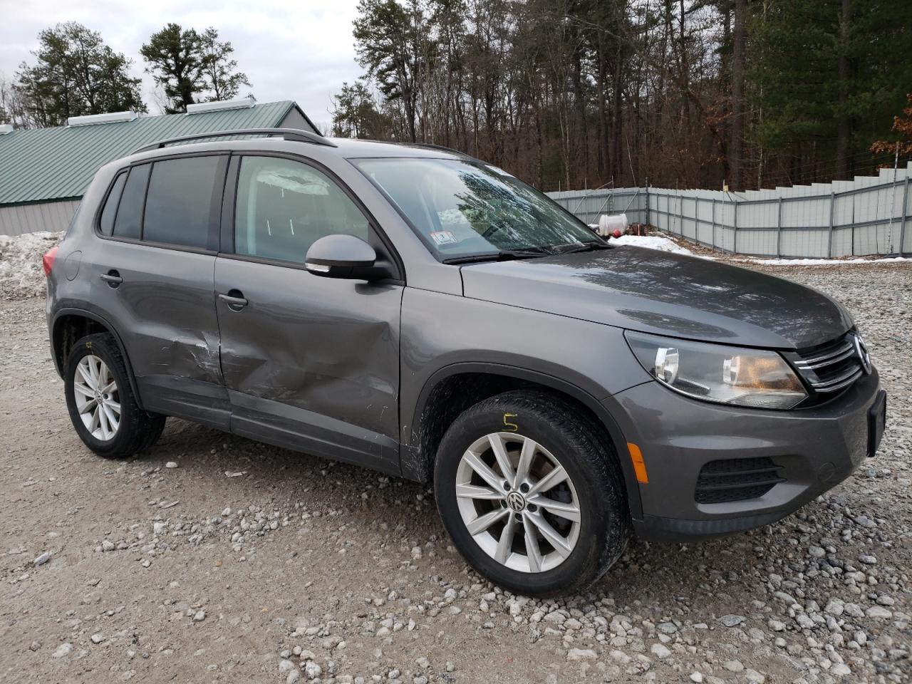 Photo 3 VIN: WVGBV7AX7JK005907 - VOLKSWAGEN TIGUAN 