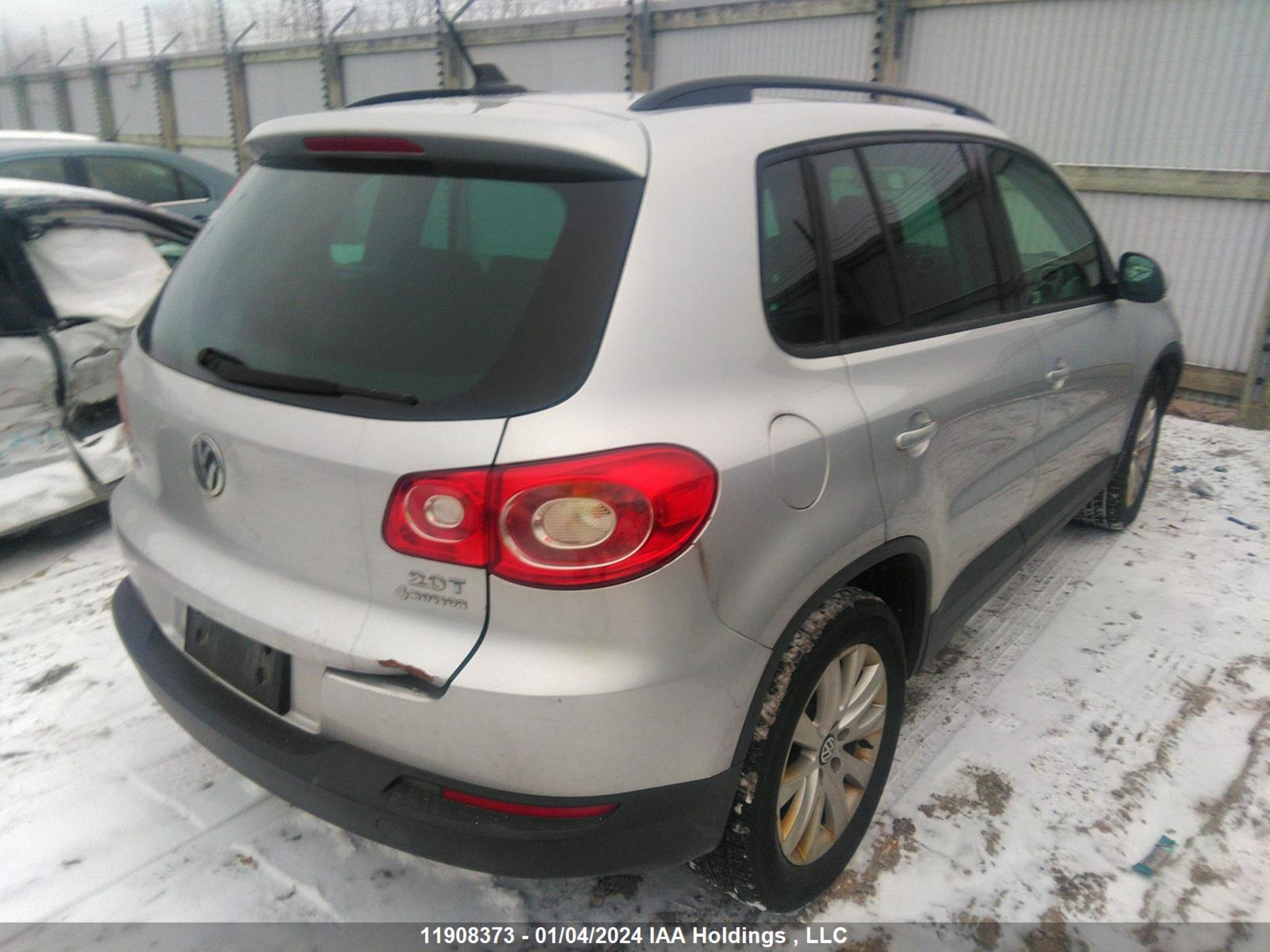 Photo 3 VIN: WVGBV7AX8AW516020 - VOLKSWAGEN TIGUAN 