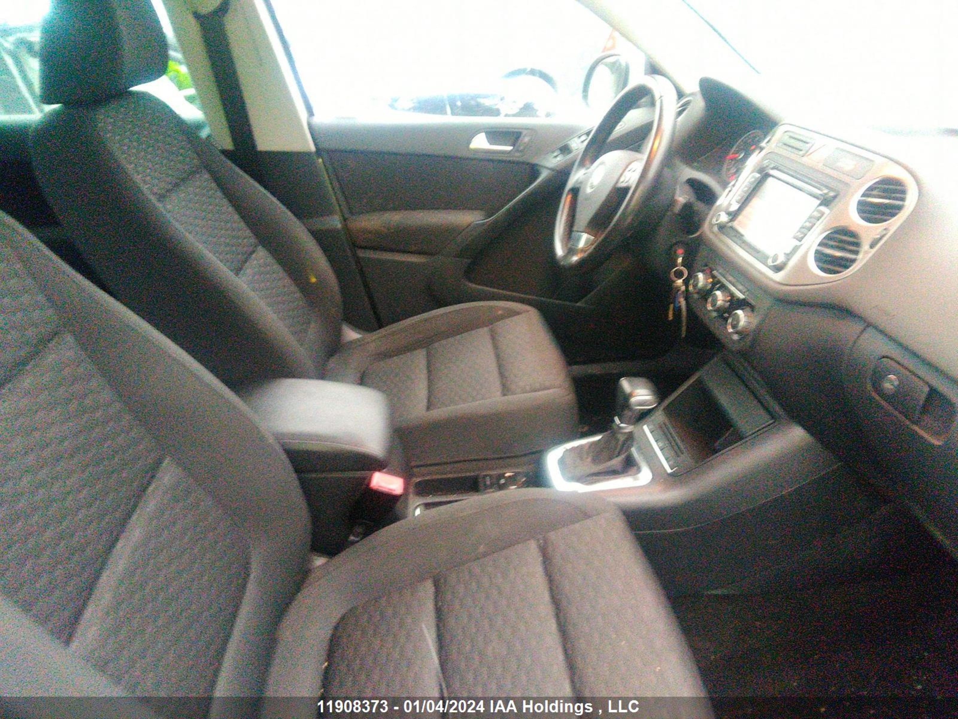 Photo 4 VIN: WVGBV7AX8AW516020 - VOLKSWAGEN TIGUAN 