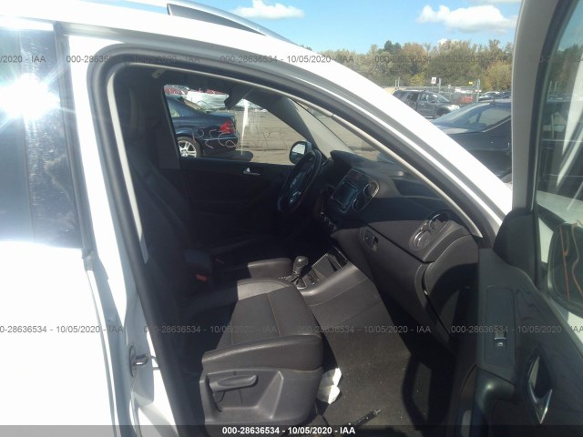 Photo 4 VIN: WVGBV7AX8BW522000 - VOLKSWAGEN TIGUAN 