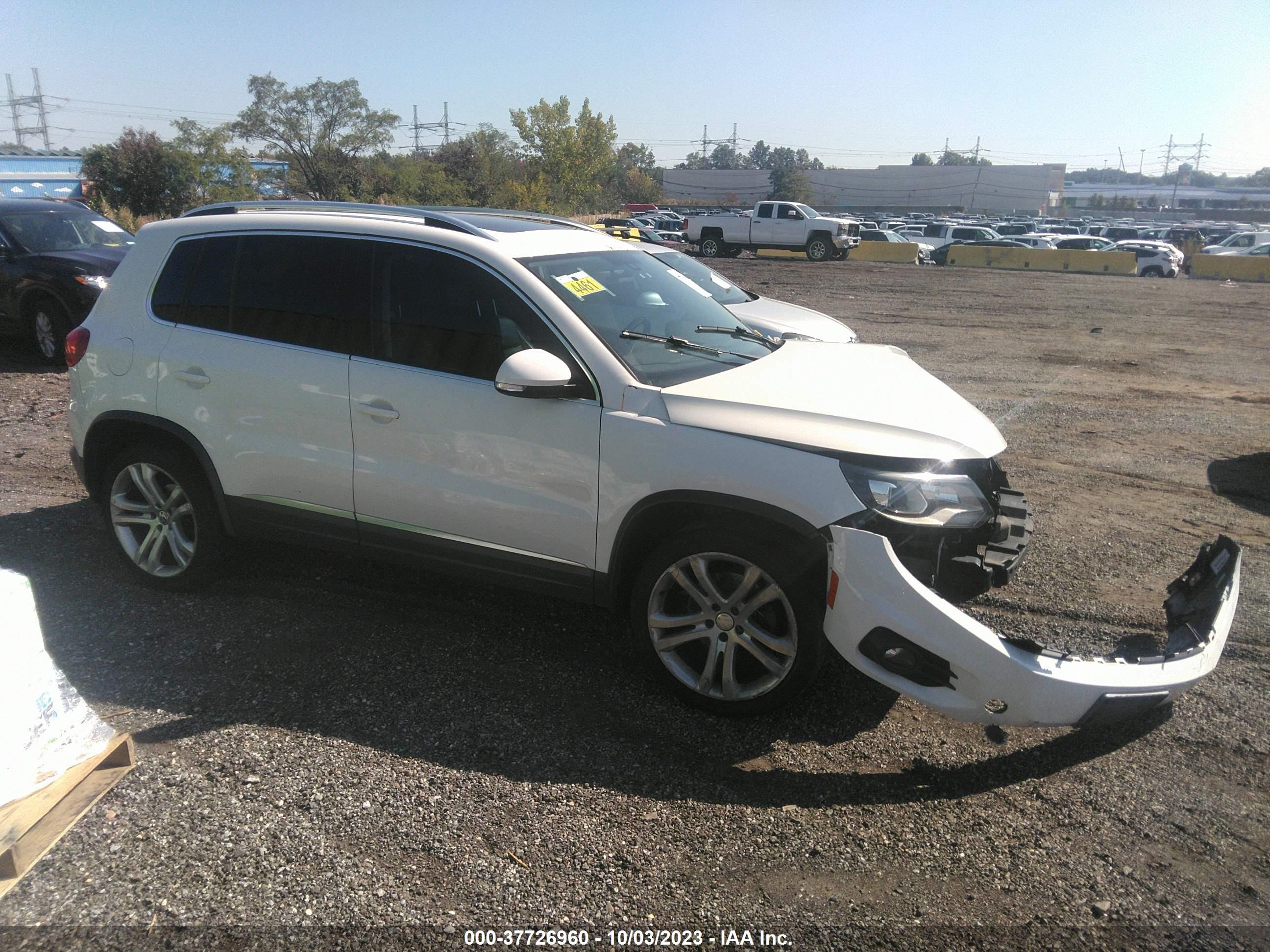 Photo 12 VIN: WVGBV7AX8CW548565 - VOLKSWAGEN TIGUAN 