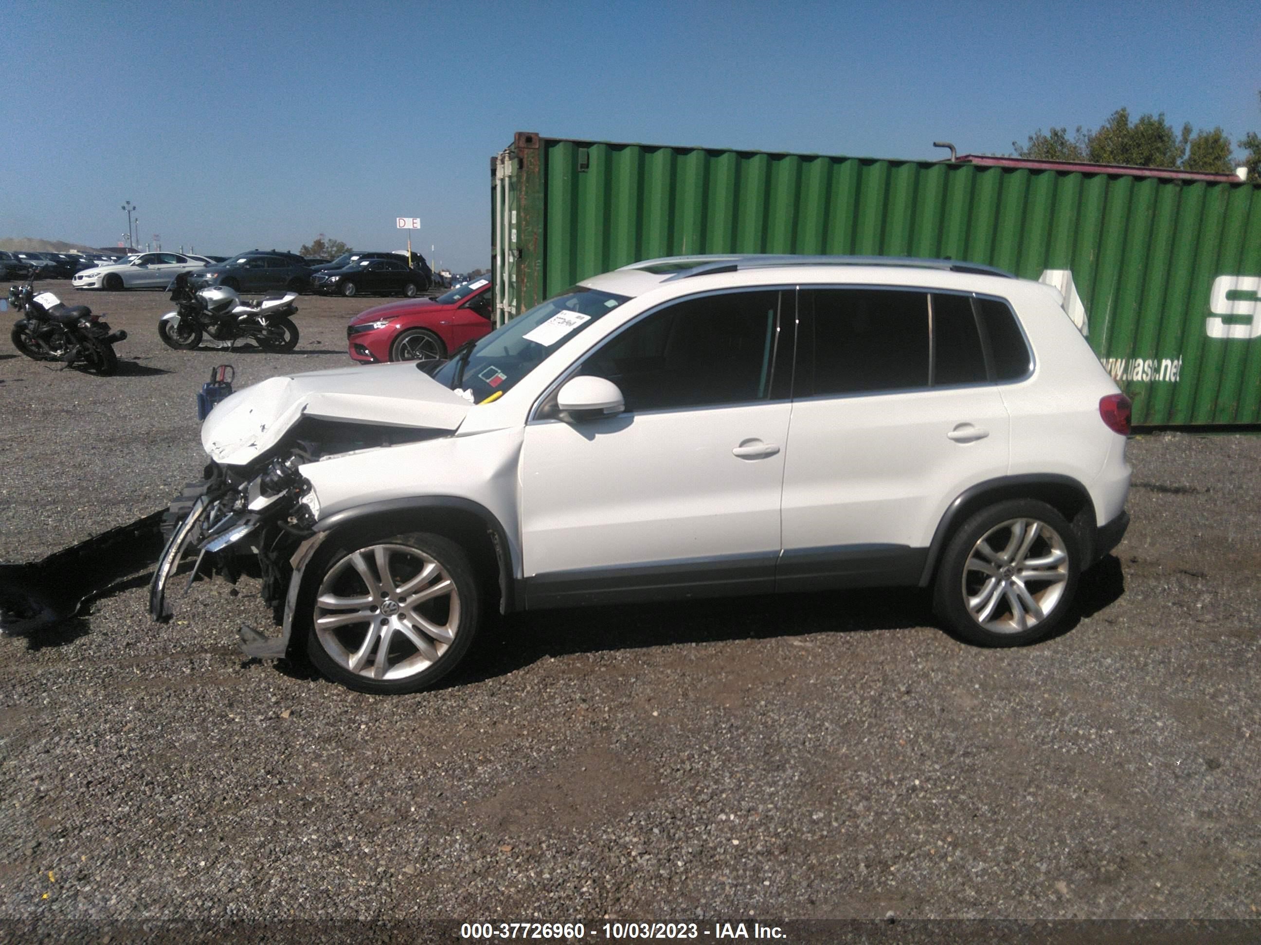 Photo 13 VIN: WVGBV7AX8CW548565 - VOLKSWAGEN TIGUAN 