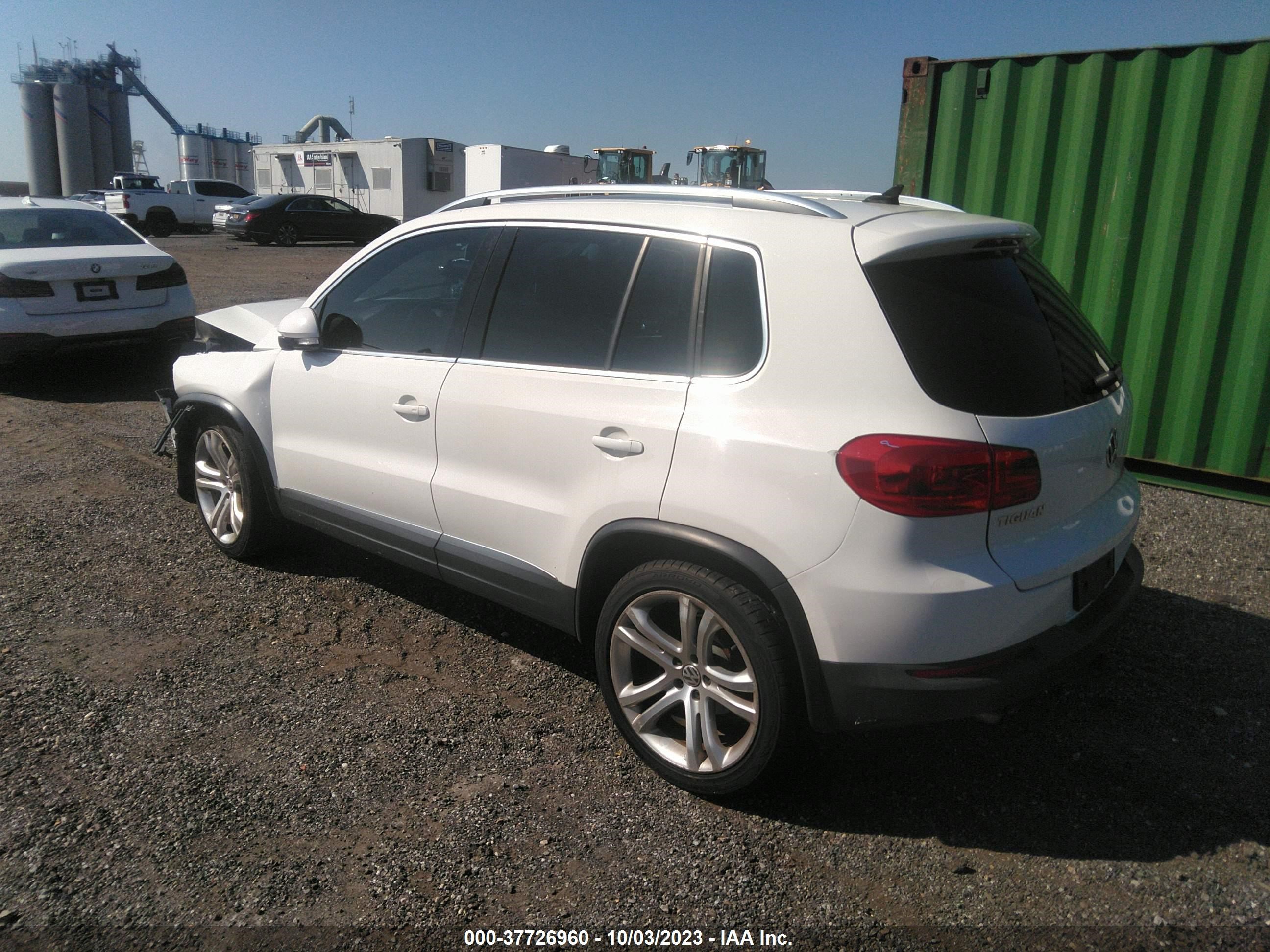 Photo 2 VIN: WVGBV7AX8CW548565 - VOLKSWAGEN TIGUAN 