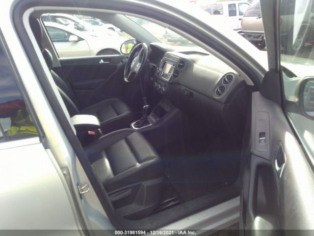 Photo 4 VIN: WVGBV7AX8DW504387 - VOLKSWAGEN TIGUAN 