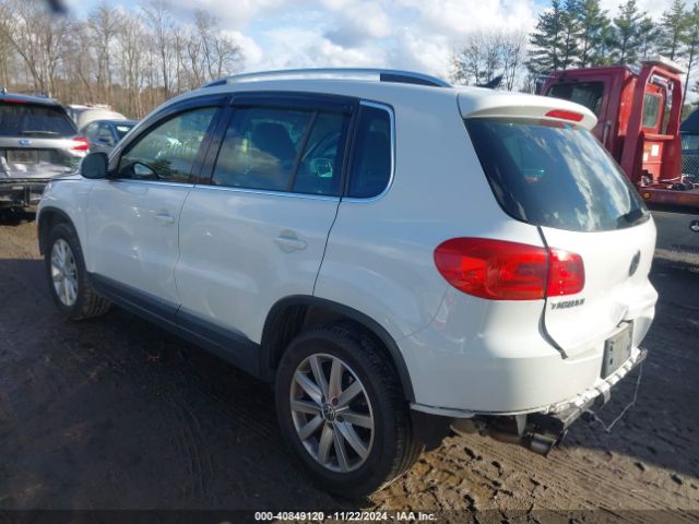 Photo 2 VIN: WVGBV7AX8FW115882 - VOLKSWAGEN TIGUAN 