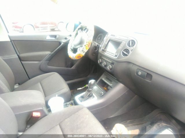 Photo 4 VIN: WVGBV7AX8JK003387 - VOLKSWAGEN TIGUAN LIMITED 