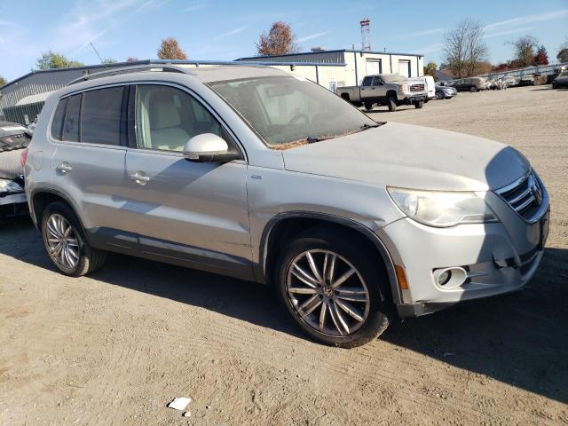 Photo 3 VIN: WVGBV7AX9AW513983 - VOLKSWAGEN TIGUAN SE 