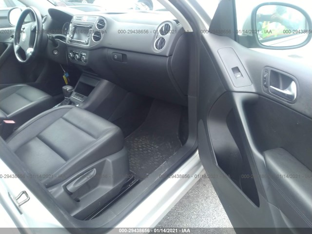 Photo 4 VIN: WVGBV7AX9AW521775 - VOLKSWAGEN TIGUAN 