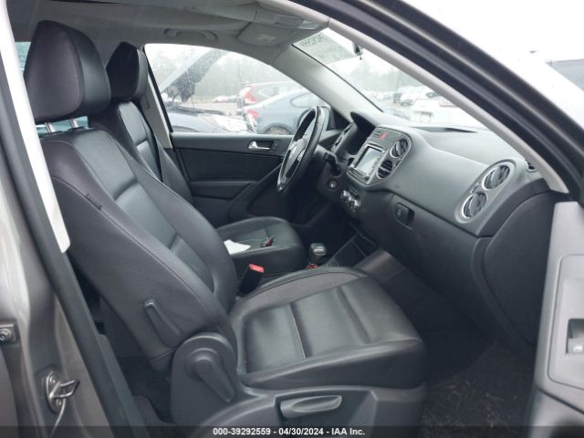 Photo 4 VIN: WVGBV7AX9AW531593 - VOLKSWAGEN TIGUAN 