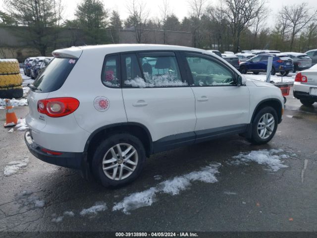 Photo 3 VIN: WVGBV7AX9BW561176 - VOLKSWAGEN TIGUAN 