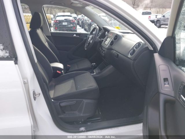 Photo 4 VIN: WVGBV7AX9BW561176 - VOLKSWAGEN TIGUAN 