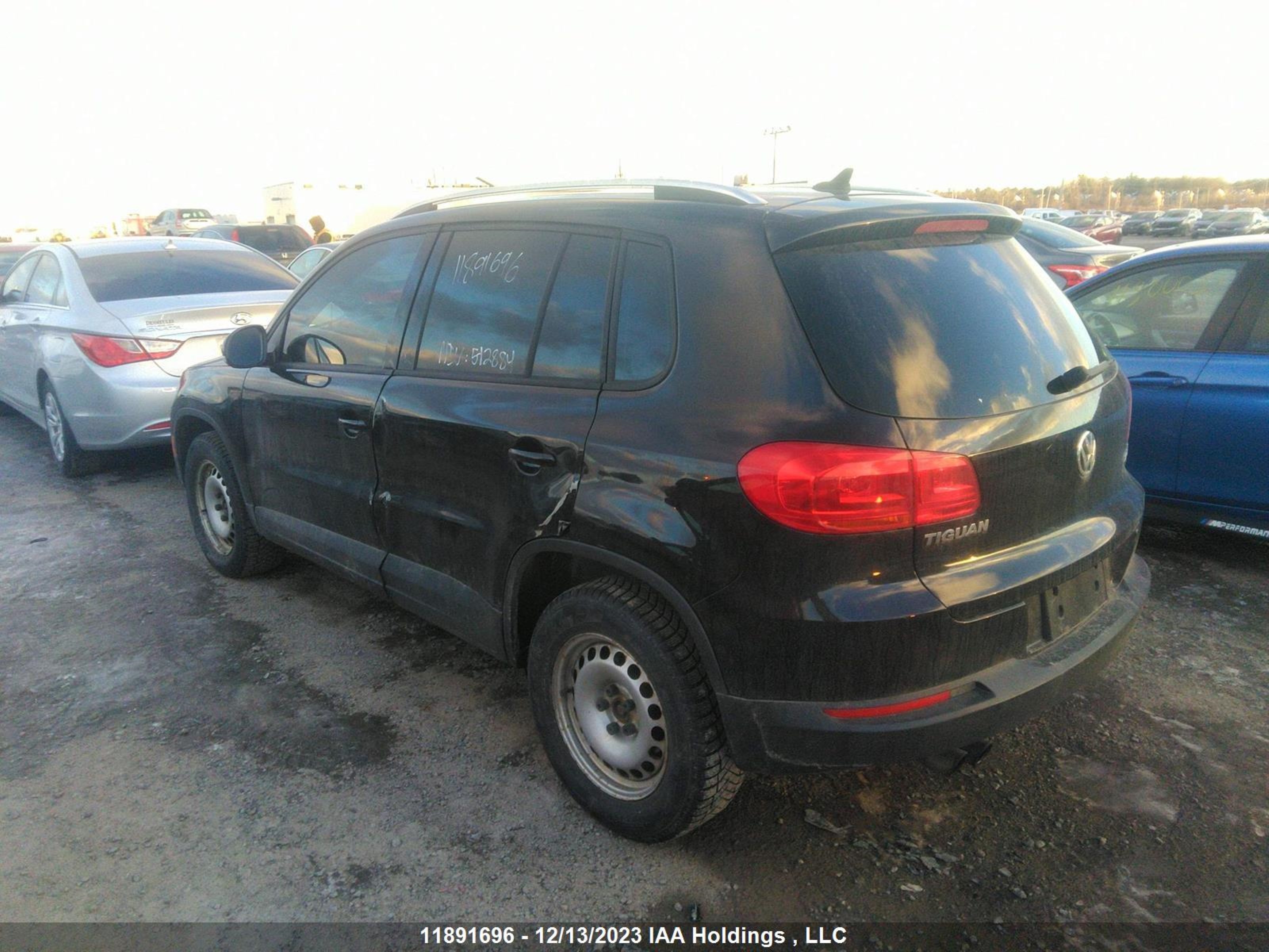 Photo 2 VIN: WVGBV7AX9CW512884 - VOLKSWAGEN TIGUAN 