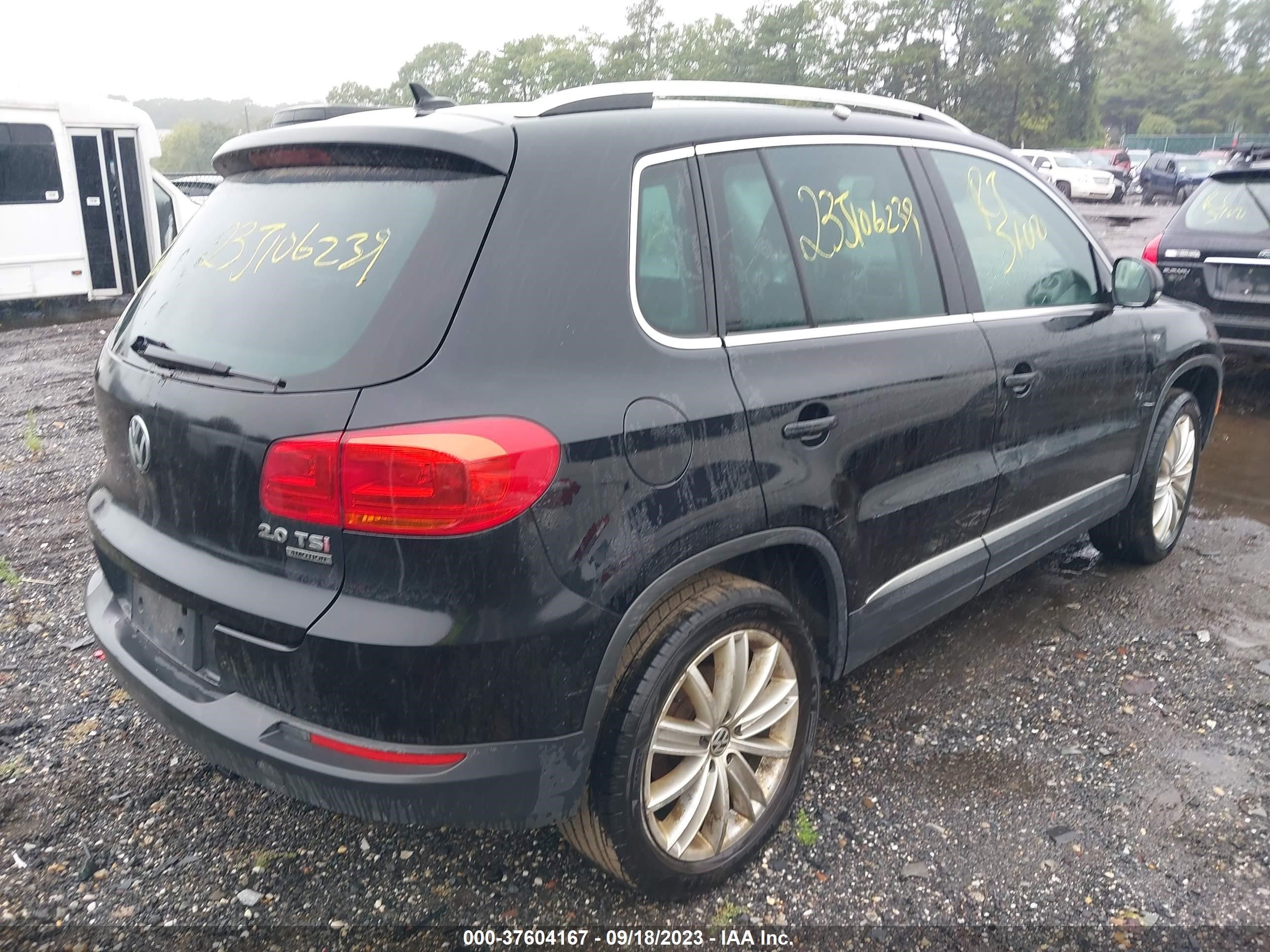 Photo 3 VIN: WVGBV7AX9CW543214 - VOLKSWAGEN TIGUAN 