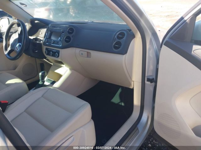 Photo 4 VIN: WVGBV7AX9CW598276 - VOLKSWAGEN TIGUAN 