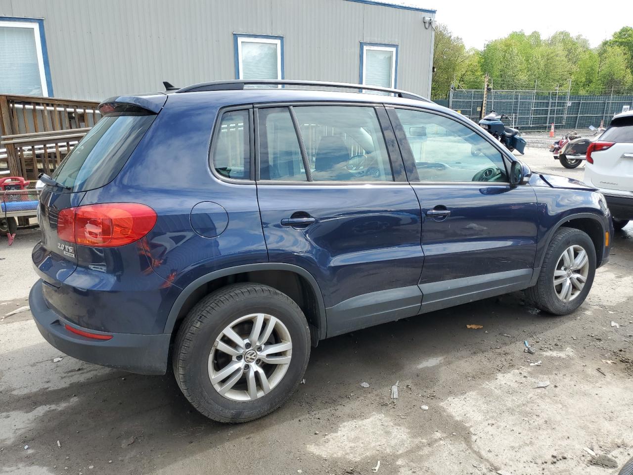 Photo 2 VIN: WVGBV7AX9FW573723 - VOLKSWAGEN TIGUAN SE 