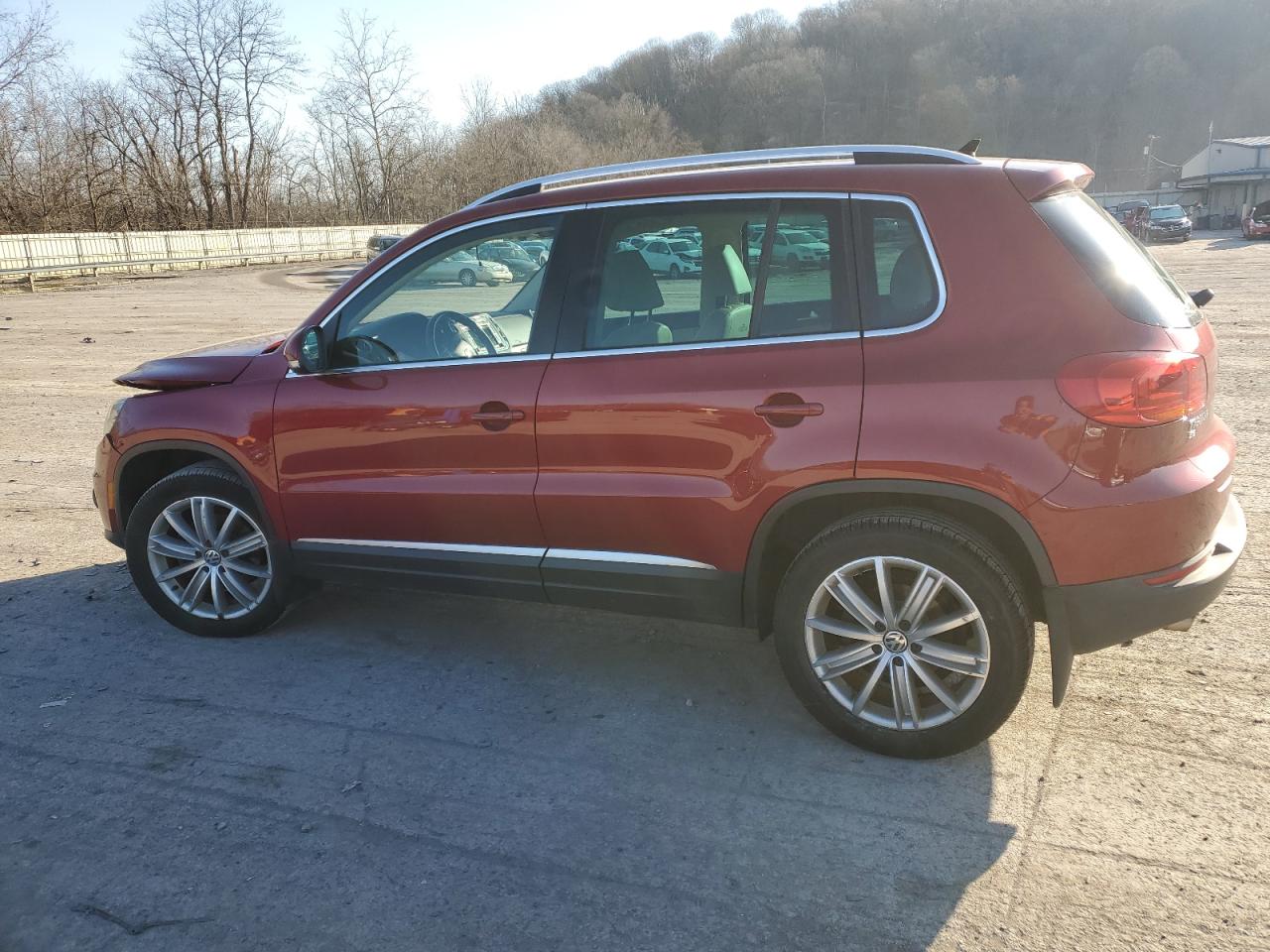 Photo 1 VIN: WVGBV7AX9GW076351 - VOLKSWAGEN TIGUAN 