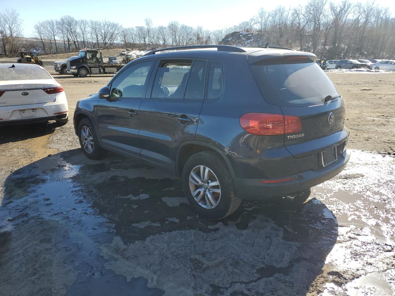 Photo 2 VIN: WVGBV7AX9GW576140 - VOLKSWAGEN TIGUAN 