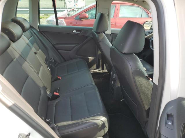 Photo 10 VIN: WVGBV7AXXAW530551 - VOLKSWAGEN TIGUAN 