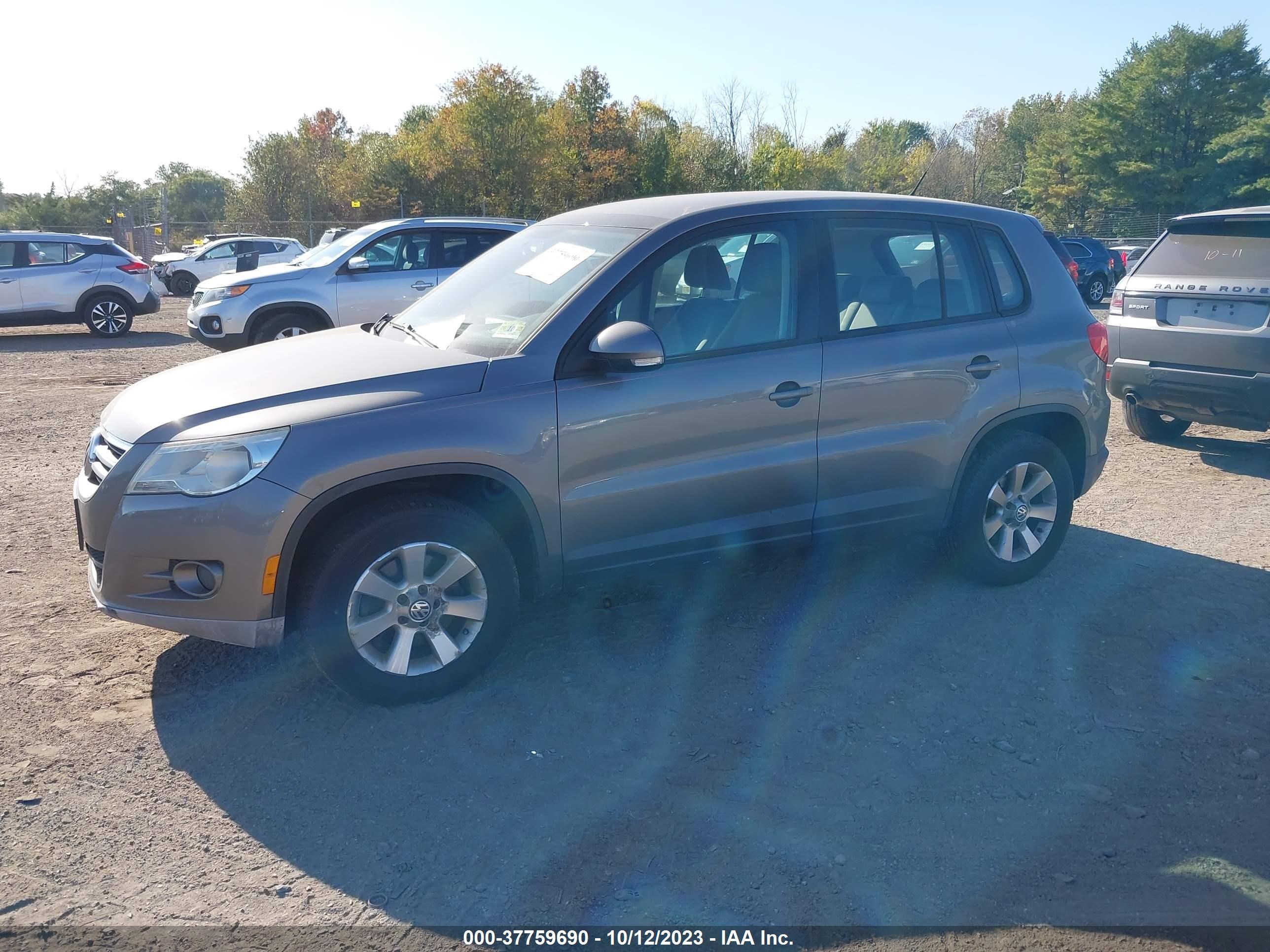 Photo 1 VIN: WVGBV7AXXAW532316 - VOLKSWAGEN TIGUAN 