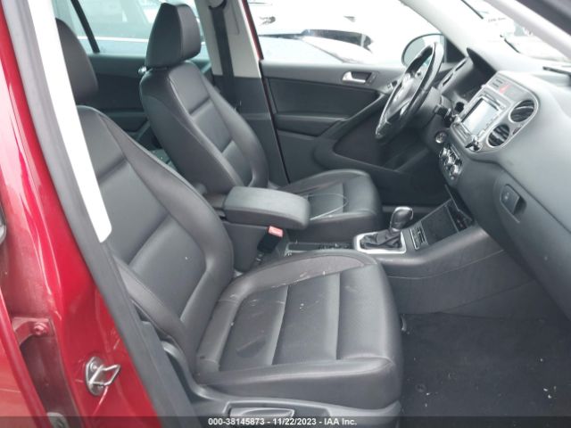 Photo 4 VIN: WVGBV7AXXBW000243 - VOLKSWAGEN TIGUAN 