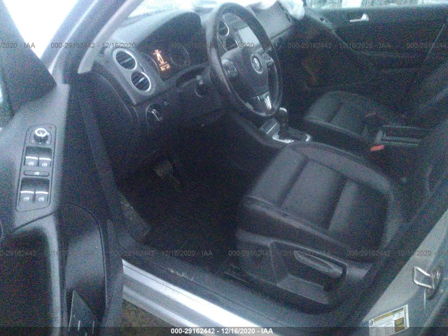 Photo 4 VIN: WVGBV7AXXBW558299 - VOLKSWAGEN TIGUAN 