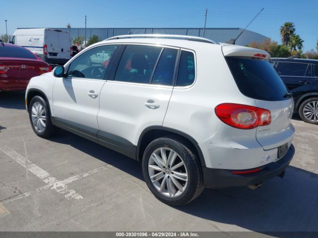 Photo 2 VIN: WVGBV7AXXBW560392 - VOLKSWAGEN TIGUAN 