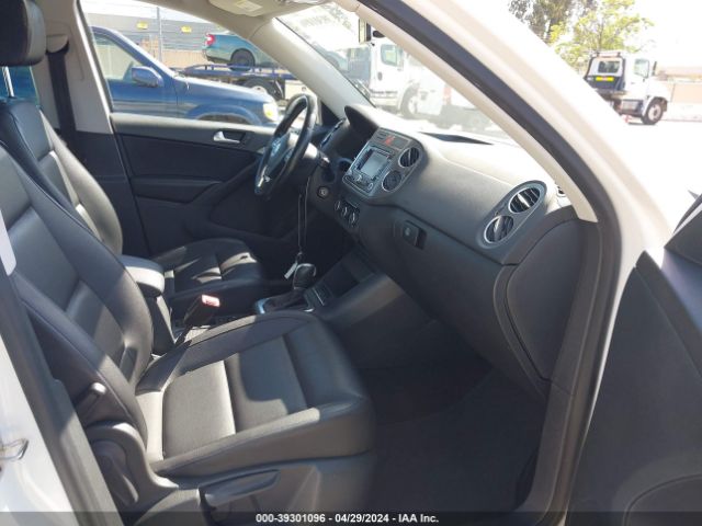 Photo 4 VIN: WVGBV7AXXBW560392 - VOLKSWAGEN TIGUAN 