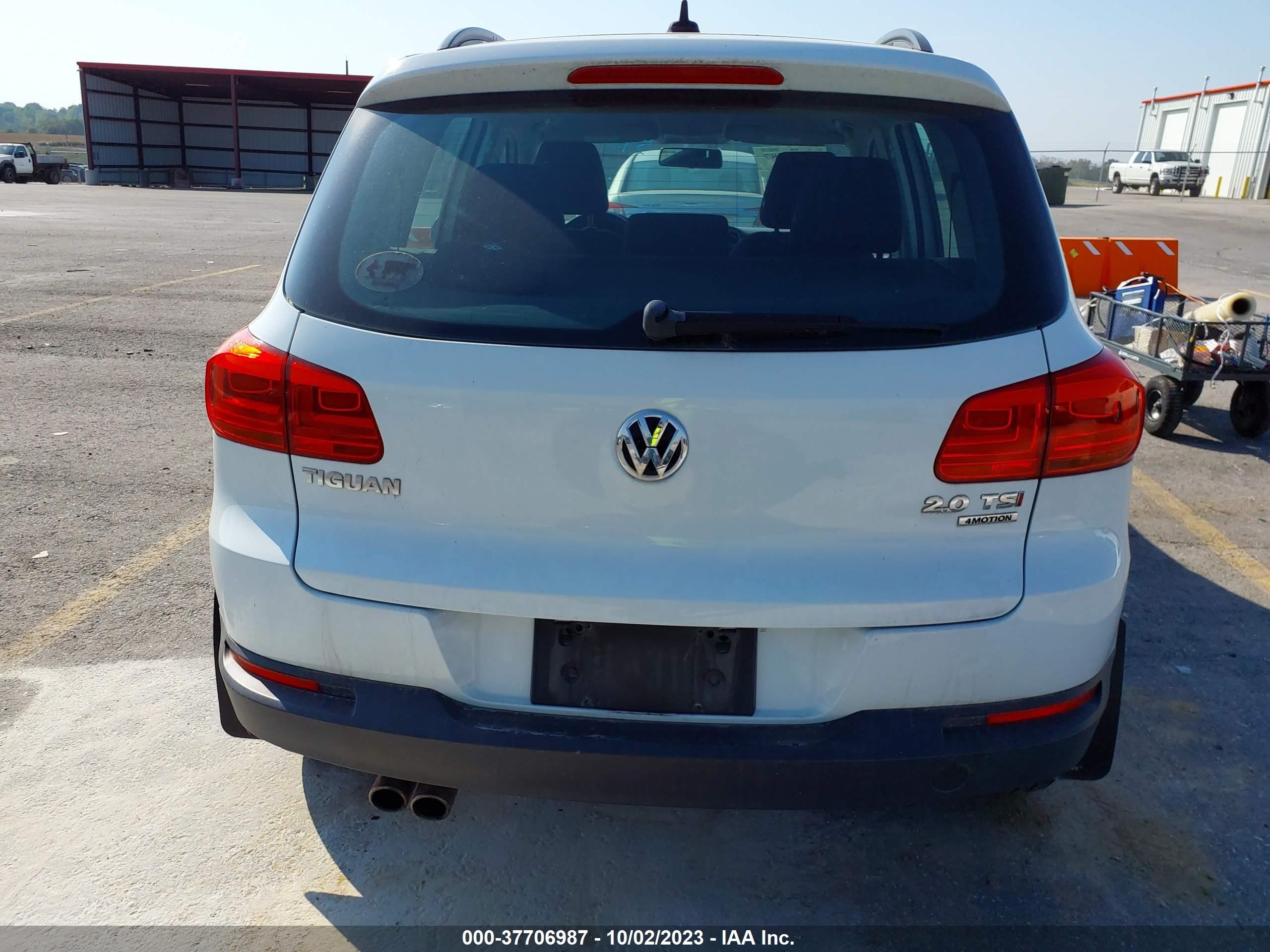 Photo 15 VIN: WVGBV7AXXFW561077 - VOLKSWAGEN TIGUAN 