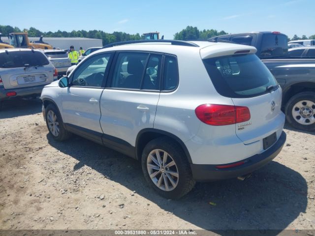 Photo 2 VIN: WVGBV7AXXJK001883 - VOLKSWAGEN TIGUAN LIMITED 