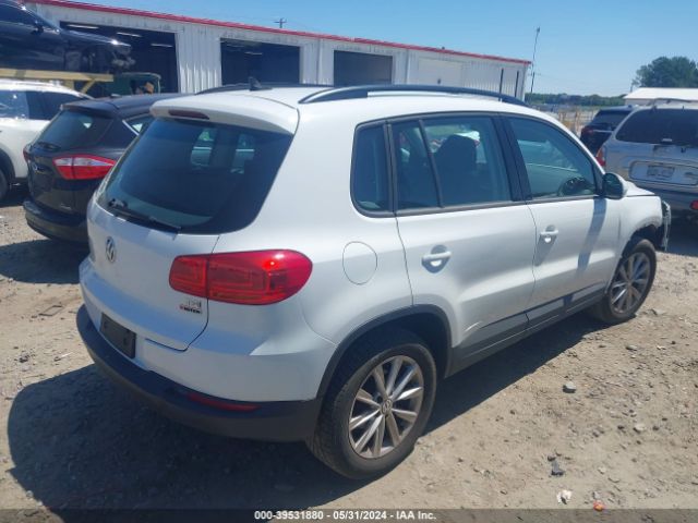 Photo 3 VIN: WVGBV7AXXJK001883 - VOLKSWAGEN TIGUAN LIMITED 