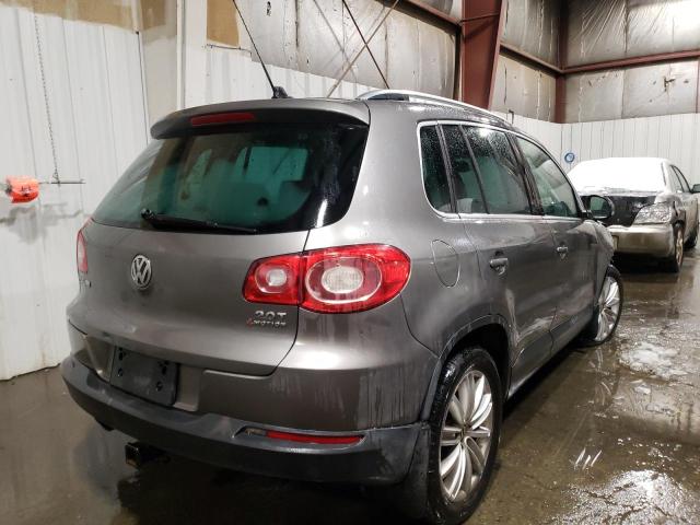 Photo 2 VIN: WVGBV95NX9W002878 - VOLKSWAGEN TIGUAN SE 