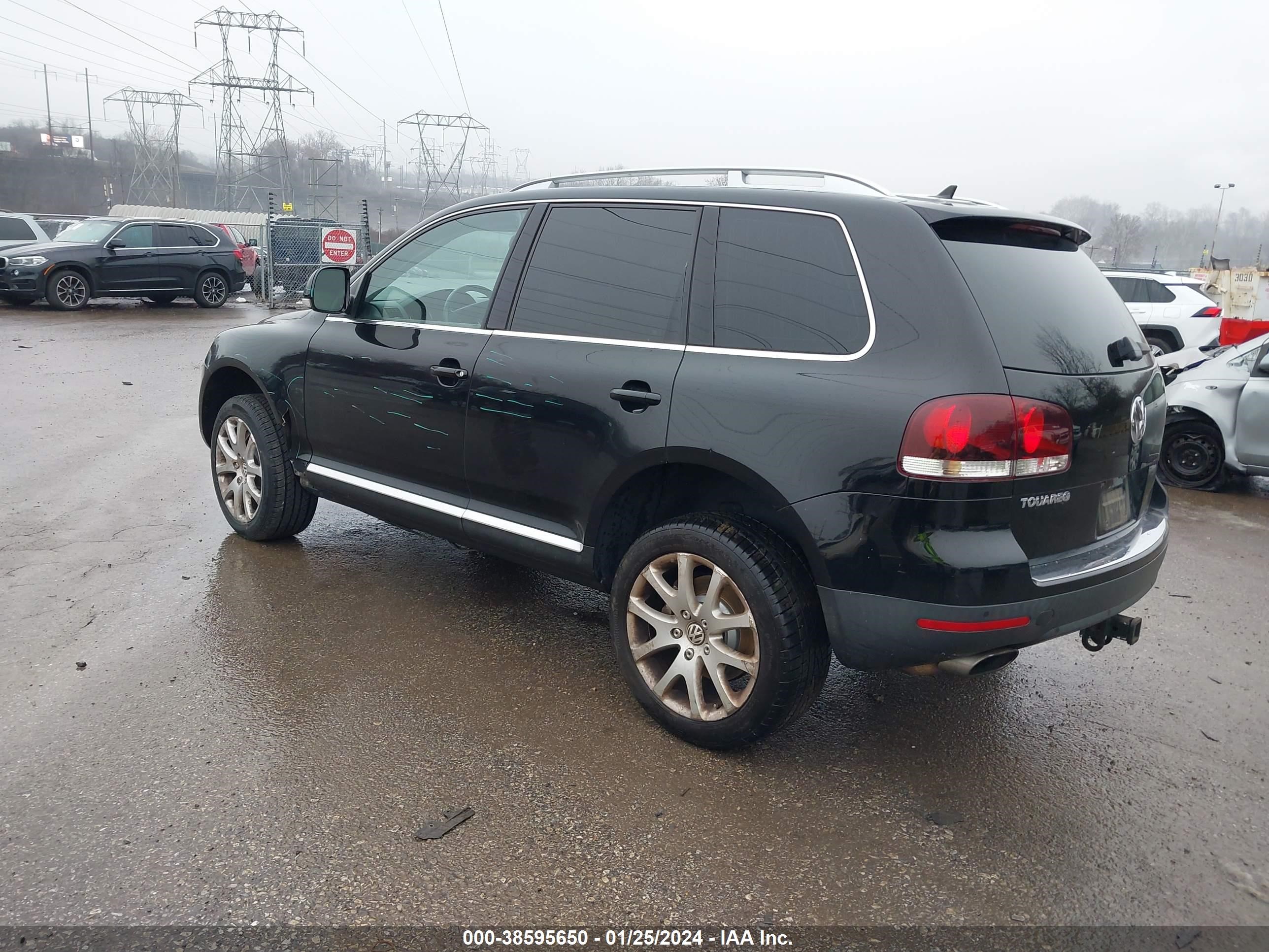 Photo 2 VIN: WVGCB77L48D044647 - VOLKSWAGEN TOUAREG 